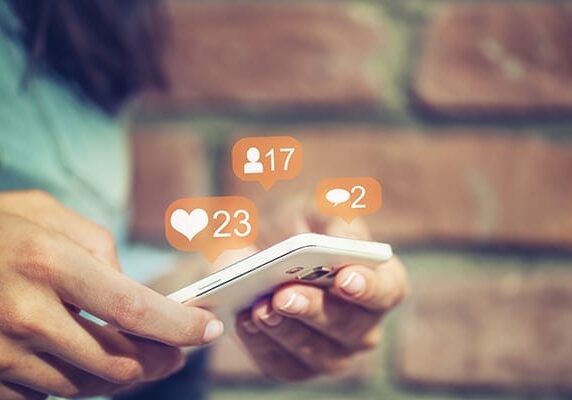 social media marketing for coaches from cellphone